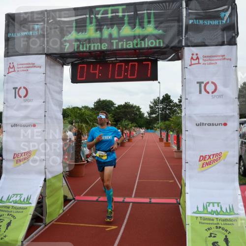15.06.2025 - 7 Türme Triathlon Michael Strokosch http://msf.ph/oto/7975568 15.06.2025 14:10:07 Ziel 392, 921, 1059 meine-sportfotos.de