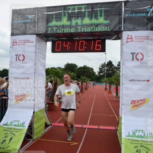 15.06.2025 - 7 Türme Triathlon Michael Strokosch http://msf.ph/oto/7975622 15.06.2025 14:10:16 Ziel 868 meine-sportfotos.de