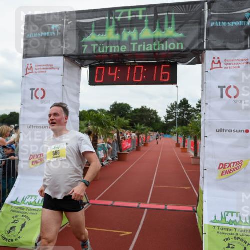 15.06.2025 - 7 Türme Triathlon Michael Strokosch http://msf.ph/oto/7975639 15.06.2025 14:10:16 Ziel 868 meine-sportfotos.de