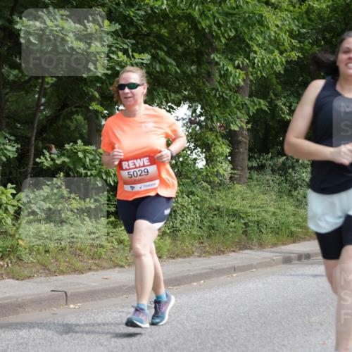 15.06.2025 - REWE Women's Run Jannik Wohlers http://msf.ph/oto/7975645 15.06.2025 10:10:20 Laufen 5029 meine-sportfotos.de
