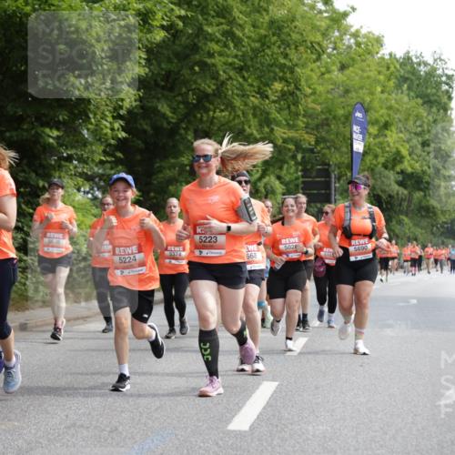 15.06.2025 - REWE Women's Run Jannik Wohlers http://msf.ph/oto/7975671 15.06.2025 10:10:22 Laufen 5285, 5284, 5636, 5223, 5026, 5690, 668, 510, 5224, 5374 meine-sportfotos.de