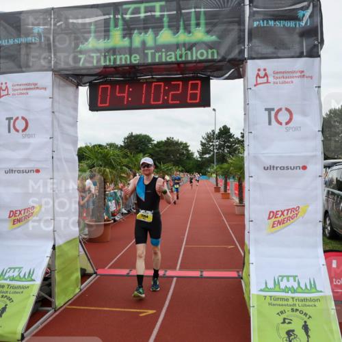 15.06.2025 - 7 Türme Triathlon Michael Strokosch http://msf.ph/oto/7975680 15.06.2025 14:10:28 Ziel 990, 1154 meine-sportfotos.de