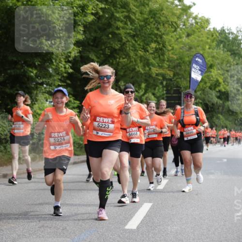 15.06.2025 - REWE Women's Run Jannik Wohlers http://msf.ph/oto/7975704 15.06.2025 10:10:22 Laufen 5284, 5636, 5224, 5223, 5668, 028, 5690 meine-sportfotos.de