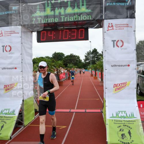 15.06.2025 - 7 Türme Triathlon Michael Strokosch http://msf.ph/oto/7975705 15.06.2025 14:10:29 Ziel 990, 1154 meine-sportfotos.de