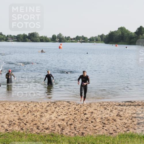 21.06.2025 - 27. Vierlanden-Triathlon MichiJ http://msf.ph/oto/7975706 15.06.2026 08:42:50 Schwimmen 137, 154 meine-sportfotos.de