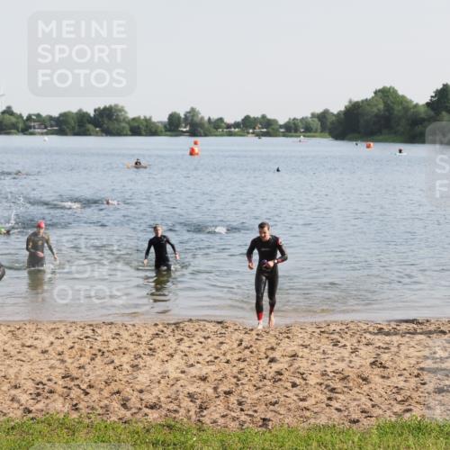 21.06.2025 - 27. Vierlanden-Triathlon MichiJ http://msf.ph/oto/7975714 15.06.2026 08:42:50 Schwimmen 137, 154 meine-sportfotos.de