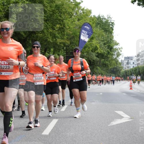 15.06.2025 - REWE Women's Run Jannik Wohlers http://msf.ph/oto/7975736 15.06.2025 10:10:23 Laufen 5224, 5223, 5401, 5668, 5028, 60, 5690, 0, 00 meine-sportfotos.de