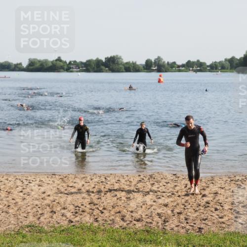 21.06.2025 - 27. Vierlanden-Triathlon MichiJ http://msf.ph/oto/7975746 15.06.2026 08:42:52 Schwimmen 18, 137, 154 meine-sportfotos.de