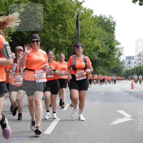 15.06.2025 - REWE Women's Run Jannik Wohlers http://msf.ph/oto/7975785 15.06.2025 10:10:23 Laufen 5223, 5401, 5668, 5028, 60, 5690 meine-sportfotos.de