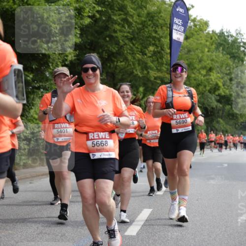 15.06.2025 - REWE Women's Run Jannik Wohlers http://msf.ph/oto/7975796 15.06.2025 10:10:24 Laufen 0, 00, 5223, 5401, 5668, 8, 260, 5690 meine-sportfotos.de