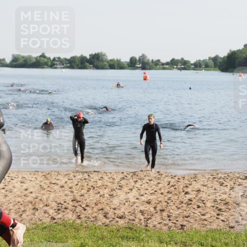 21.06.2025 - 27. Vierlanden-Triathlon MichiJ http://msf.ph/oto/7975812 15.06.2026 08:42:56 Schwimmen 18, 137, 154 meine-sportfotos.de