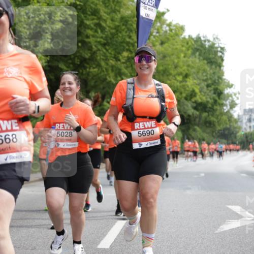 15.06.2025 - REWE Women's Run Jannik Wohlers http://msf.ph/oto/7975843 15.06.2025 10:10:25 Laufen 5668, 00, 5028, 5690 meine-sportfotos.de