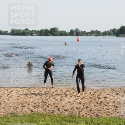 21.06.2025 - 27. Vierlanden-Triathlon MichiJ http://msf.ph/oto/7975851 15.06.2026 08:42:58 Schwimmen 18, 72, 137, 154 meine-sportfotos.de