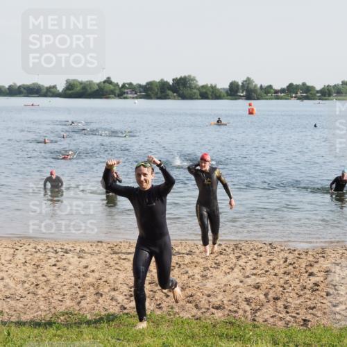 21.06.2025 - 27. Vierlanden-Triathlon MichiJ http://msf.ph/oto/7975902 15.06.2026 08:43:00 Schwimmen 18, 72, 100, 137 meine-sportfotos.de