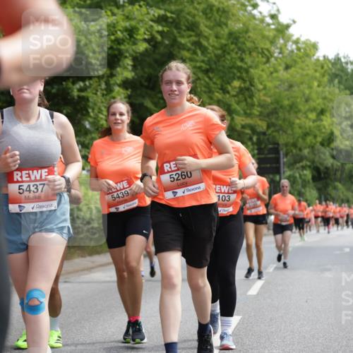 15.06.2025 - REWE Women's Run Jannik Wohlers http://msf.ph/oto/7975907 15.06.2025 10:10:27 Laufen 5437, 5439, 5260, 103 meine-sportfotos.de