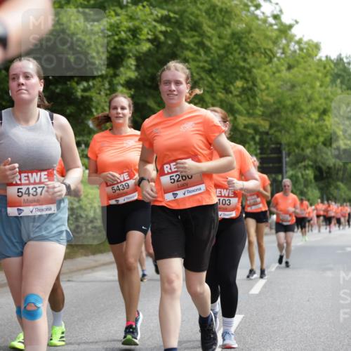15.06.2025 - REWE Women's Run Jannik Wohlers http://msf.ph/oto/7975912 15.06.2025 10:10:27 Laufen 5437, 5439, 5260, 103 meine-sportfotos.de