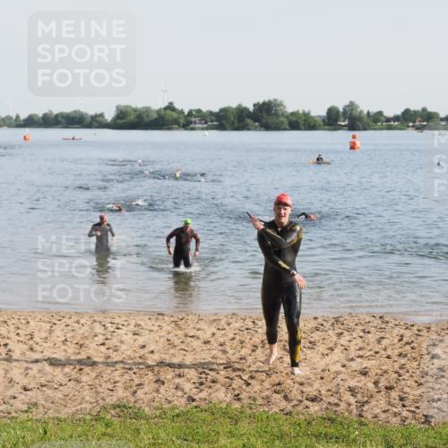 21.06.2025 - 27. Vierlanden-Triathlon MichiJ http://msf.ph/oto/7975948 15.06.2026 08:43:02 Schwimmen 18, 72, 100, 137 meine-sportfotos.de