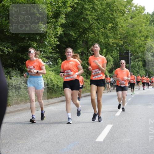 15.06.2025 - REWE Women's Run Jannik Wohlers http://msf.ph/oto/7975968 15.06.2025 10:10:29 Laufen 3, 532, 5522, 5189, 5666 meine-sportfotos.de