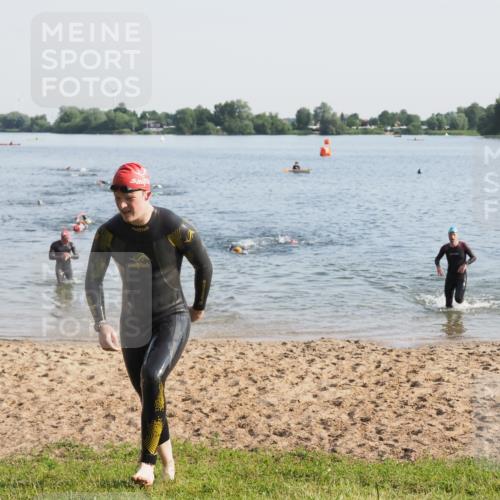 21.06.2025 - 27. Vierlanden-Triathlon MichiJ http://msf.ph/oto/7975980 15.06.2026 08:43:05 Schwimmen 18, 72, 100, 139 meine-sportfotos.de