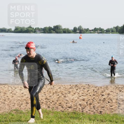 21.06.2025 - 27. Vierlanden-Triathlon MichiJ http://msf.ph/oto/7975985 15.06.2026 08:43:06 Schwimmen 18, 72, 100, 139 meine-sportfotos.de