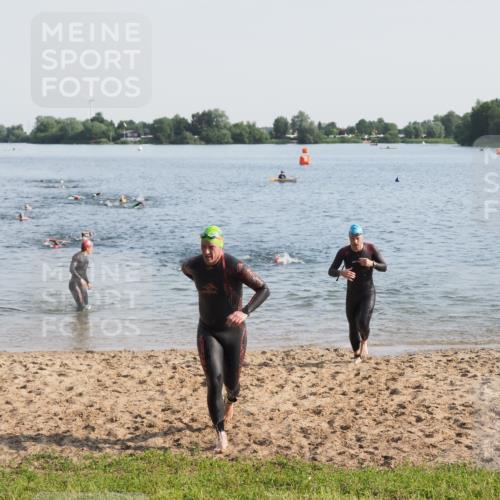21.06.2025 - 27. Vierlanden-Triathlon MichiJ http://msf.ph/oto/7976000 15.06.2026 08:43:09 Schwimmen 72, 100, 139 meine-sportfotos.de