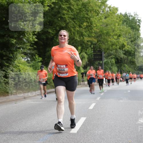 15.06.2025 - REWE Women's Run Jannik Wohlers http://msf.ph/oto/7976080 15.06.2025 10:10:32 Laufen 5666 meine-sportfotos.de
