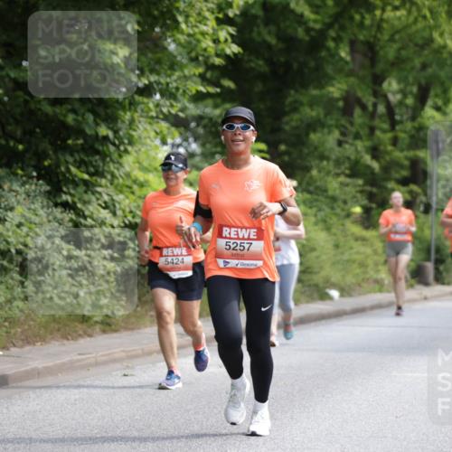 15.06.2025 - REWE Women's Run Jannik Wohlers http://msf.ph/oto/7976094 15.06.2025 10:10:34 Laufen 5257, 5424, 6212 meine-sportfotos.de