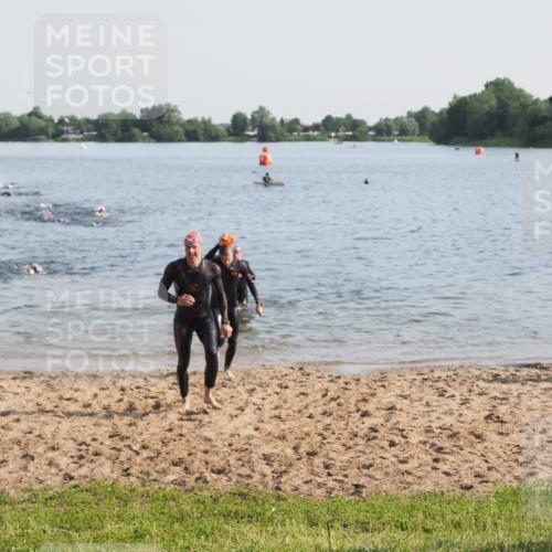 21.06.2025 - 27. Vierlanden-Triathlon MichiJ http://msf.ph/oto/7976118 15.06.2026 08:43:17 Schwimmen 11, 102, 139, 148 meine-sportfotos.de