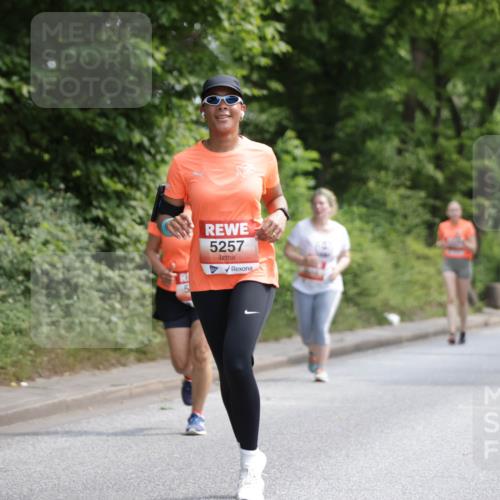15.06.2025 - REWE Women's Run Jannik Wohlers http://msf.ph/oto/7976122 15.06.2025 10:10:35 Laufen 5257 meine-sportfotos.de