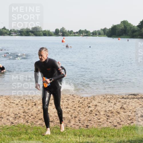 21.06.2025 - 27. Vierlanden-Triathlon MichiJ http://msf.ph/oto/7976171 15.06.2026 08:43:21 Schwimmen 11, 102, 148 meine-sportfotos.de