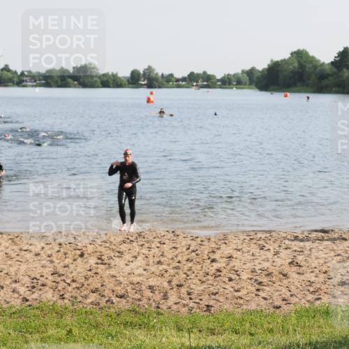 21.06.2025 - 27. Vierlanden-Triathlon MichiJ http://msf.ph/oto/7976207 15.06.2026 08:43:22 Schwimmen 11, 102, 148 meine-sportfotos.de