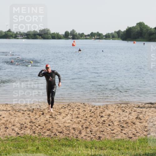 21.06.2025 - 27. Vierlanden-Triathlon MichiJ http://msf.ph/oto/7976246 15.06.2026 08:43:24 Schwimmen 11, 102, 148 meine-sportfotos.de