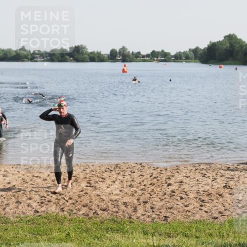 21.06.2025 - 27. Vierlanden-Triathlon MichiJ http://msf.ph/oto/7976267 15.06.2026 08:43:25 Schwimmen 11, 65, 74, 102, 148 meine-sportfotos.de