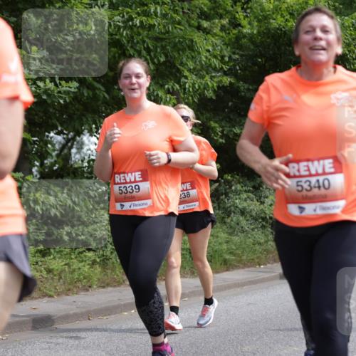 15.06.2025 - REWE Women's Run Jannik Wohlers http://msf.ph/oto/7976443 15.06.2025 10:10:54 Laufen 5339, 238, 5340, 53 meine-sportfotos.de