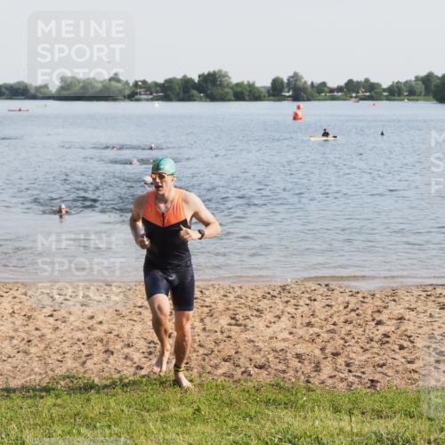 21.06.2025 - 27. Vierlanden-Triathlon MichiJ http://msf.ph/oto/7976510 15.06.2026 08:43:41 Schwimmen 32, 65, 74 meine-sportfotos.de