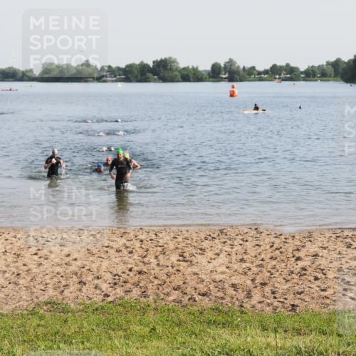 21.06.2025 - 27. Vierlanden-Triathlon MichiJ http://msf.ph/oto/7976564 15.06.2026 08:43:44 Schwimmen 32, 113 meine-sportfotos.de