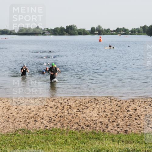 21.06.2025 - 27. Vierlanden-Triathlon MichiJ http://msf.ph/oto/7976570 15.06.2026 08:43:44 Schwimmen 32, 113 meine-sportfotos.de