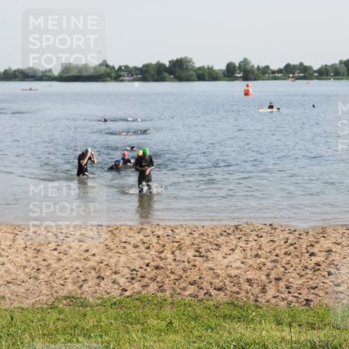 21.06.2025 - 27. Vierlanden-Triathlon MichiJ http://msf.ph/oto/7976581 15.06.2026 08:43:45 Schwimmen 32, 113 meine-sportfotos.de
