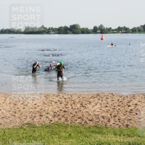 21.06.2025 - 27. Vierlanden-Triathlon MichiJ http://msf.ph/oto/7976585 15.06.2026 08:43:45 Schwimmen 32, 113 meine-sportfotos.de