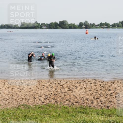 21.06.2025 - 27. Vierlanden-Triathlon MichiJ http://msf.ph/oto/7976591 15.06.2026 08:43:45 Schwimmen 32, 113 meine-sportfotos.de