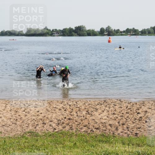 21.06.2025 - 27. Vierlanden-Triathlon MichiJ http://msf.ph/oto/7976596 15.06.2026 08:43:45 Schwimmen 32, 113 meine-sportfotos.de