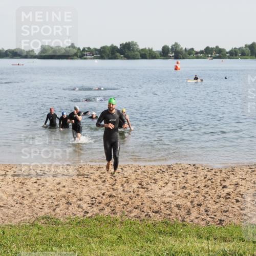 21.06.2025 - 27. Vierlanden-Triathlon MichiJ http://msf.ph/oto/7976642 15.06.2026 08:43:49 Schwimmen 84, 113 meine-sportfotos.de