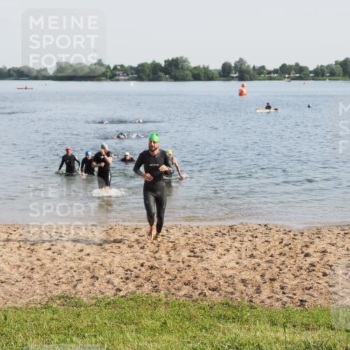 21.06.2025 - 27. Vierlanden-Triathlon MichiJ http://msf.ph/oto/7976646 15.06.2026 08:43:49 Schwimmen 84, 113 meine-sportfotos.de