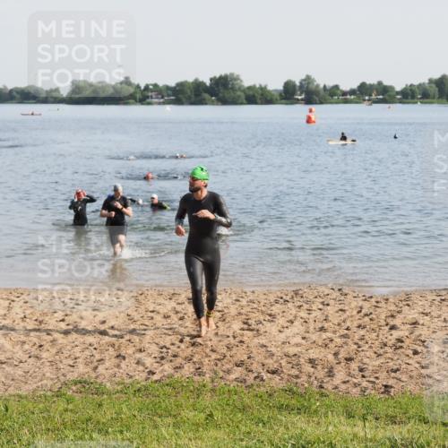 21.06.2025 - 27. Vierlanden-Triathlon MichiJ http://msf.ph/oto/7976659 15.06.2026 08:43:50 Schwimmen 23, 84, 113 meine-sportfotos.de