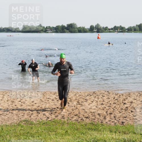 21.06.2025 - 27. Vierlanden-Triathlon MichiJ http://msf.ph/oto/7976678 15.06.2026 08:43:50 Schwimmen 23, 84, 113 meine-sportfotos.de