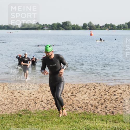 21.06.2025 - 27. Vierlanden-Triathlon MichiJ http://msf.ph/oto/7976694 15.06.2026 08:43:51 Schwimmen 23, 84, 113 meine-sportfotos.de