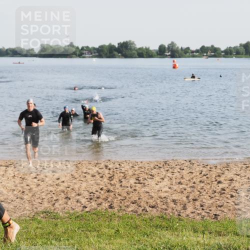 21.06.2025 - 27. Vierlanden-Triathlon MichiJ http://msf.ph/oto/7976704 15.06.2026 08:43:52 Schwimmen 23, 84, 113 meine-sportfotos.de