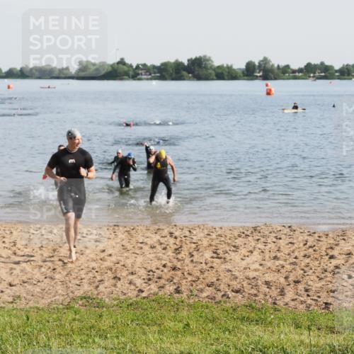 21.06.2025 - 27. Vierlanden-Triathlon MichiJ http://msf.ph/oto/7976721 15.06.2026 08:43:54 Schwimmen 23, 84, 113, 183 meine-sportfotos.de
