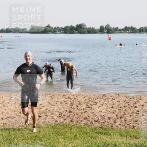 21.06.2025 - 27. Vierlanden-Triathlon MichiJ http://msf.ph/oto/7976748 15.06.2026 08:43:55 Schwimmen 23, 84, 113, 183 meine-sportfotos.de