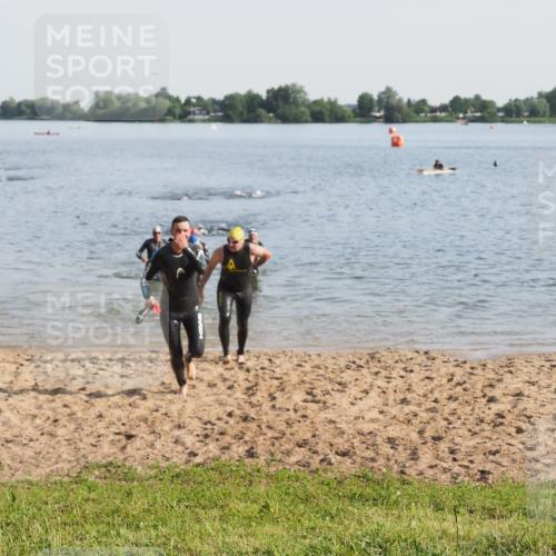 21.06.2025 - 27. Vierlanden-Triathlon MichiJ http://msf.ph/oto/7976802 15.06.2026 08:43:57 Schwimmen 23, 84, 97, 113, 153, 183 meine-sportfotos.de